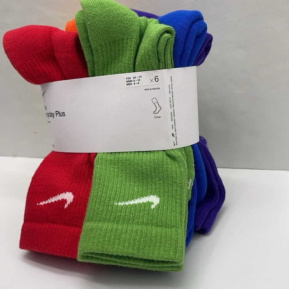 Nike Everyday Plus Cushioned
Training Crew Socks (6 Pairs) - Picture 3 of 16